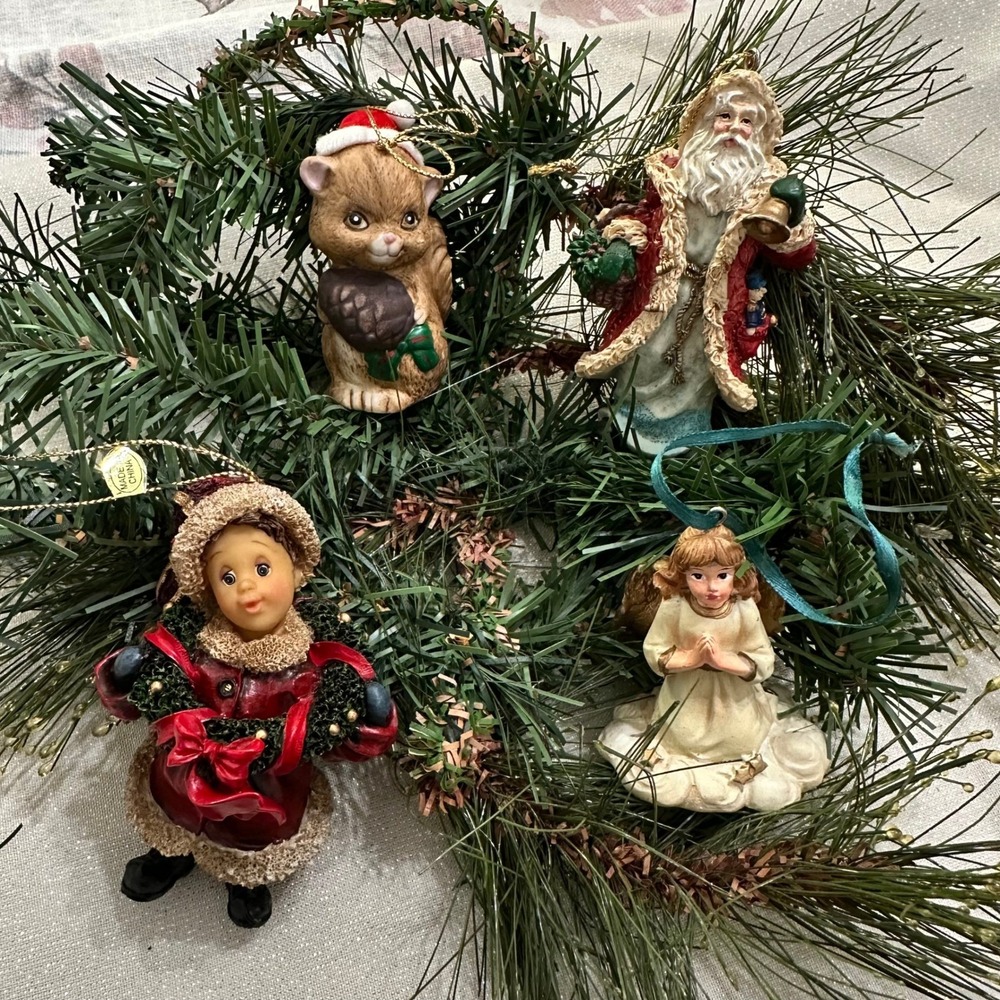 Set of 4 Vintage Style Resin Christmas Ornaments Santa Angel Child Wreath